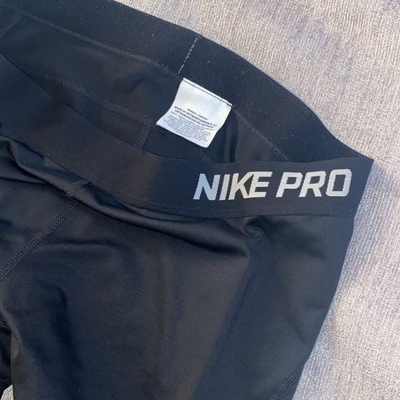 Nike Pro Capri leggings like brand new size L - Picture 3 of 4